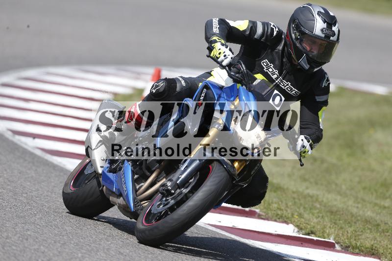 Archiv-2025/49 26.08.2025 Cornu Master School ADR/blau-bleu/0-4